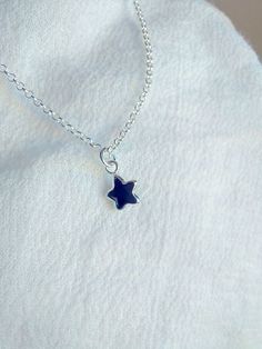 Star Locket Necklace, Blue Star Necklace, Dainty Jewelry Aesthetic, Blue Jewerly, Silver Sapphire Necklace, Simple Silver Necklace, Star Locket, Star Necklaces