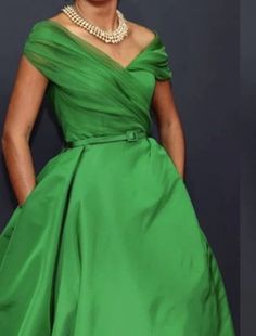 Cocktailkleid Hochzeitsgast Sommer Knöchellang Ärmellos Schulterfrei Herbst Hochzeitsgast Satin mit Rüschenkleid Dress Wedding Guest Summer, Red Green Dress, Wedding Guest Summer, Cocktail Dress Wedding Guest, Dresses 1950s, A Line Cocktail Dress, Fall Wedding Guest, Dress Wedding Guest, Cocktail Dress Wedding