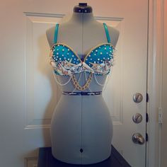 Size 36c - Custom Mermaid Bra. Made With Real Sea Shells! Another Order That Was Not Paid In Full By Deadline. Never Worn! Ask About Custom Bras For Your Next Festival! Mermaid Bra Top, Mermaid Festival, Mermaid Shell Bra, Shell Bra, Custom Bras, Mermaid Bra, Paid In Full, Mermaid Shell, Cute Halloween Costumes