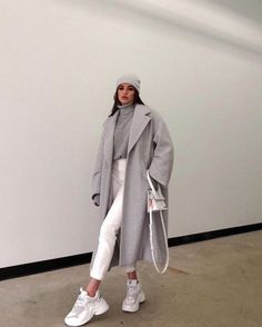 Usa Women, Stylish Winter Outfits, Coat Outfit, Winter Outfit Inspiration, Grey Coat