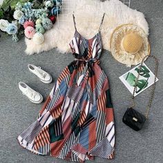 Women Retro Print Chiffon Dress New Summer Spaghetti Strap Sexy V-neck Beach Dresses Lady Boho with Belt Long Robe Vestido Summer Spaghetti, Print Chiffon Dress, Long Beach Dress, Boho Summer Dresses, Vestidos Vintage, Retro Print, Outfits Winter, Boho Beach, Retro Prints