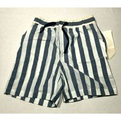 New Vintage Anchor Bay Bermuda Shorts Mens M Blue White Striped Nantucket Martha New. Please See Photos For Details And The Last Photo For Measurements. Don't Hesitate To Reach Out With Any Questions! Waist Size: 26 In Size: M Character: Andrea Accents: Striped Country/Region Of Manufacture: Korea, Republic Of Department: Men Style: Chino Fabric Type: Cloth Material: Cotton,Polyester Theme: Classic,Preppy,Colorful Pattern: Striped Fit: Regular Features: Pockets Color: Multicolor Vintage: No Occa Nautical Style Bottoms For Summer Beach, Casual Navy Shorts For Beach Season, Blue Nautical Style Beach Bottoms, Nautical Style Summer Vacation Bottoms, Navy Bermuda Bottoms For Summer, Navy Beach Shorts For Spring, Casual Navy Shorts For Vacation, Navy Cotton Beach Shorts, Navy Cotton Vacation Shorts