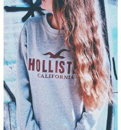 Fashion Tumblr, Fall Winter Outfits, Grey Fashion, Autumn Winter Fashion, Hollister, A Girl, Crewneck Sweatshirt