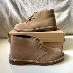 Nib Clarks Original Desert Arce Bridge Boot Sand-Sable Sole Women Sz 7.5 (0063) Clark Boots, Desert Clothing, Sand Boots, Clarks Desert Boot, Clarks Boots, Clarks Wallabees, Lightweight Boots, Boho Boots, Desert Boot