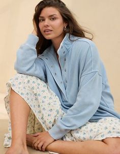 Go REAL comfy or go home. The sets you need for every getaway moment from falliday to holiday, it’s our can’t-live-without-it, No. 1 on our list for chill season. Aerie Clothing, Blue Outfit, Fall Sweaters, Women's Jeans, Matching Sets, No 1, American Eagle Outfitters, American Eagle, Fall Outfits