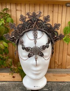 Steampunk / fantasy headdress 🌸 I made the headpiece myself. 🤗 Headpiece made of filigree and chains. New and unworn. No returns, no refunds! Steampunk Halloween Festival Headpiece, Gothic Festival Headpiece, Handmade Gothic Headpiece For Party, Silver Gothic Headpiece For Festivals, Steampunk Adjustable Festival Headpiece, Punk Crown Headpiece For Festival, Punk Crown Style Festival Headpiece, Punk Style Crown Headpiece For Festivals, Gothic Structured Crown Headpiece For Party