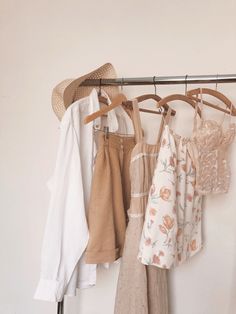 Studio Diy, Background Ideas, Trendy Dress Outfits, Ig Feed, Clothing Photography, Phone Background, Content Ideas, Eclectic Style, Trendy Dresses