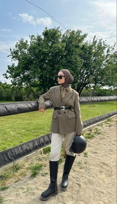 Riding Horses Outfit, Style For Hijab, Horse Riding Outfit, Estilo Hijab, Old Money Outfits, Stile Hijab, Outfits Hijab, Horse Riding Clothes, Muslim Style