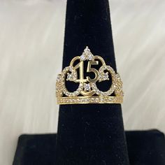 This product is avalilable to pick up in our Doral store.Features:Karat: 14K Gold.Color: Yellow Gold.Weight: 2,6grRing Size: 7,5 Quince Rings Gold, Quince Rings, 15 Ring, Quinceanera Jewelry, 15 Rings, Quinceanera Ideas, Pretty Jewelry Necklaces, Gold Tiara, Quince Ideas