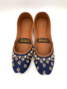 dhaage.london We Bring you our latest collection. These beautiful Dark Blue khussas/Juttis are handcrafted, incredibly soft and anti-slip sole. This will give you Comfort and style all in one!    . #jutti #khussa #shoes #punjabishoes #juttilovers #summer #desiclothes #casualshoes #indian #pakistani #desi #fashion #desifashion #kaleeray #accessories #tradionalshoes #handmade #summer #summervibes #wedding #desiwedding #partywear #eid #simplekhussa #pakistanifashion #punjabifashion #ladies #shoes Punjabi Fashion, Punjabi Jutti, Desi Clothes, Desi Wedding, Womens Wedding Shoes, Ladies Shoes, Desi Fashion, Pakistani Fashion, Wedding Shoes