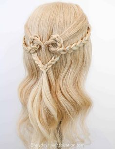 Heart Hairstyle, Sanggul Modern, Heart Braid, Beautiful Braided Hair, Vlasové Trendy, Black Queens, Heart Hair, Hair Up Styles, Bridal Hairstyles