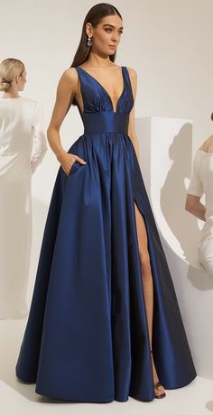 Matric Farewell Dresses, Farewell Dresses, Matric Dance Dresses, Trendy Date Night Outfit, Date Night Outfit Ideas, Night Outfit Ideas, Classy Prom, Prom Dress Inspo, Black Tie Wedding Guests