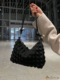 BirdinBag - Chic Textured Shoulder Bag with Minimalist Design Ruched Bag, Elegant Pattern, Korean Street Fashion, Bag Bag, Style Elegant, Crochet Bag, Minimalist Design, Korean Fashion, Ootd