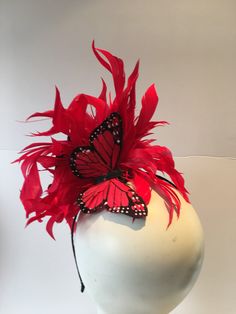 Diy Derby Fascinator, Hats Diy Ideas, Derby Hats Diy Ideas, Derby Hats Diy, Butterfly Fascinator, Fascinator Hats Diy, Butterfly Headband, Derby Wedding, Classy Hats