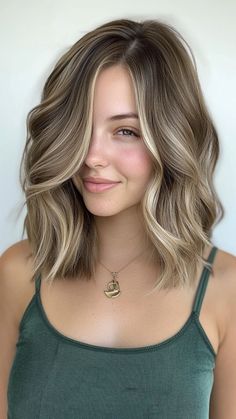 Top 30 Balayage Hair Colors for 2024: Discover Stunning Shades for a Chic Look Fall Hair Light Brown Blonde, Long Light Brown Balayage Hair, Fall Hair Colors Ash Blonde, Balayage Hair For Round Face, Hair Color For Fair Pink Skin, Round Face Balayage, Cute Haircolor Ideas Short Hair, Partial Highlights Medium Length Hair, Fall Blonde Hair Color Cool Tones