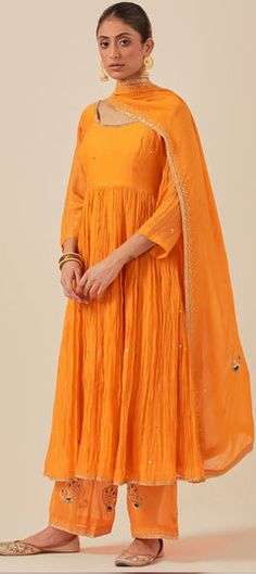 Orange color Salwar Kameez in Chanderi Silk fabric with Embroidered, Thread, Zari work Wedding Salwar Kameez, Silk Kurti Designs, Wedding Orange, Reception Lehenga, Engagement Reception, Silk Kurti, Tangerine Orange, Zari Work, Silk Wedding