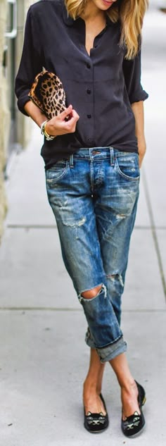 One of the easiest ways to wear boyfriend jeans into Fall...shop this look: Looks Jeans, Looks Chic, Fashion Mode