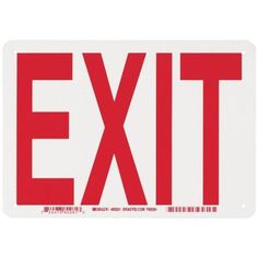 an exit sign with an arrow pointing to the left side and red letters on it