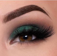 Denitslava Makeup, Makeup Verde, Makeup Geek Eyeshadow, Makeup Shades, Make Up Videos, Smoky Eyes, Green Makeup, Makijaż Smokey Eye, Green Eyeshadow