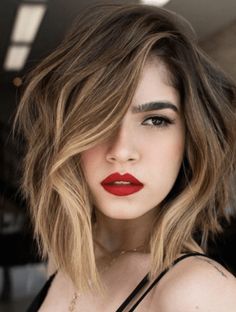 Bob Lung, Short Hair Balayage, Brown Blonde Hair, Hair Stuff, Beauty Ideas, Red Lipstick, Light Brown Hair, Ombre Hair