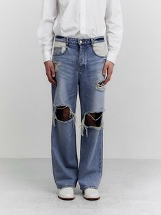 Editor's NotesLAGRANGE's destroyed jeans feature white denim fabric point at the pockets.- Button and zipper closure- Destroyed jeans- Vintage washed - White denim mixed point- Trendy itemMeasurements(in.)XS/S/M/L- Waist: 14.96 / 15.74 / 16.53 / 17.32 in.- Thigh: 25.78 / 26.57 / 27.36 / 28.14 in.- Front rise: 12.12 / 12.36 / 12.59 / 12.83 in.- Leg opening: 9.96 / 10.19 / 10.43 / 10.66 in.- Length: 40.55 / 41.73 / 42.51 / 43.30 in.Model infoMan - Height: 6'16 Fitting size MComposition & White Ripped Straight Leg Jeans, Distressed White Straight Leg Jeans, White Ripped Denim Pants, White Distressed Denim Jeans, Straight Leg Cotton Jeans With Holes, Casual Distressed Denim Bottoms, White Distressed Denim Pants, Destroyed Denim, Destroyed Jeans