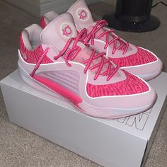 Kd 16 Custom Made Reverse Pink Basically New Tried On Once With Original Box Basketball Shoes Women's White, Pink Nike Basketball Shoes, Cute Basketball Shoes Women, Colorful Basketball Shoes, Pink Volleyball Shoes, Cute Basketball Shoes, Basketball Shoes Pink, Basketball Shoes Women's, Pink Court Shoes