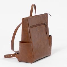 This mini mama-cessory lets you fit everything you need for you + baby. With a spacious center space, adjustable straps, and insulated pocket, this pack is a must-have! Minimal Backpack, Laptop Backpack Women, Stylish Logo, Women Leather Backpack, Backpack Women, Stylish Backpacks, Freshly Picked, Diaper Bag Backpack, Backpack Straps