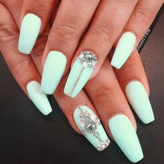 Diamond Nail Art Design, Mint Green Nails, Diamond Nail Art, Green Nail Art, Short Gel Nails, Blue Nail, Nail Art Rhinestones, Diamond Nails