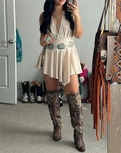 Cute Cowgirl Outfits, Casual Country Outfits, Luke Combs, Cowgirl Dresses, Latina Fashion Outfits, Western Wear Outfits, Cute Country Outfits, Estilo Country