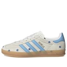 adidas originals GAZELLE Indoor Floral 'White Blue' IF4491 Blue Gazelle Adidas Outfit, Nike Winter Jackets, Adidas Gazelle Outfit, Adidas Gazelle Indoor, Pretty Sneakers, Adidas Originals Gazelle, Preppy Shoes, 2024 Style