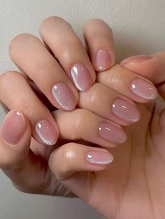 Y2k Inspired Nails Valentine Nails, Nude Nail Designs, Nails Trends, Subtle Nails, Simple Gel Nails, Smink Inspiration, Casual Nails, Round Nails