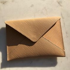 New Great For Passports Luxury Beige Envelope Clutch, Leather Envelope, Bags Louis Vuitton, Luxury Purses, Louis Vuitton Bags, Cream White, Louis Vuitton Bag, Envelope, Bag Lady