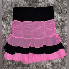 Betsey Johnson, Vintage, Black Cotton Lycra Stretch Skirt With Pink Netting Accents. Never Worn With Original Tags!! Woman’s Size Small. Super Cute Cute Cute!! This Piece Is From The Early 2000’s. Scene Skirt, Pink Goth, Net Skirt, Dream Fashion, Sublimation Ideas, Vintage Betsey Johnson, 2000s Fashion Outfits, Cute Cute, Stretch Skirt