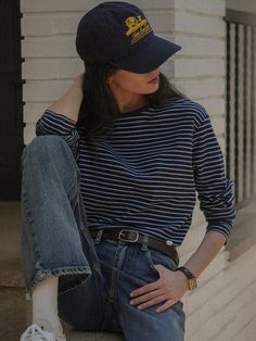 This T-shirt from TILLIDIE offers a classic style with modern details. It featues the double stitched contrast neckline for a firm finish to add appeal to the item.- Cropped length that makes your look stylish- Clean silhouette shoulder line- TILLIDIE logo decoration detail Crew Neck Tops With Contrast Stripes For Fall, Cotton Tops With Contrast Stripes For Work, Cotton Top With Contrast Stripes For Work, Fall Crew Neck Tops With Contrast Stripes, Relaxed Fit Contrast Stripes Top For Work, Relaxed Fit Contrast Stripe Workwear Tops, Relaxed Fit Contrast Stripe Tops For Work, Relaxed Fit Tops With Contrast Stripes For Workwear, Chic Striped T-shirt With Crew Neck