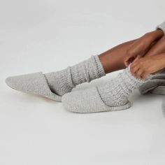 These are not your grandma’s slippers! With a cozy oversized look and feel, slip into our Closed Toe Kashwére Lounge Slippers and instantly feel enveloped in a delightful, warm hug for your feet. The Kashwére Lounge Slippers are comfortably casual, yet luxurious for an effortlessly refined feel. Woven with a two-toned heathered finish, these slippers are sleek, oh so soft, and perfect for travel. Customize your warmth by wearing them with or without our signature, Kashwére Socks depending on the Comfy Indoor Winter Slippers, Super Soft Comfortable Winter Slippers, Comfortable Super Soft Winter Slippers, Comfortable Winter Slippers For Loungewear, Comfortable Winter Loungewear Slippers, Cozy Indoor Slippers For Winter, Super Soft Slippers For Winter Loungewear, Soft Comfortable Indoor Slippers, Cozy Winter Slippers For Indoor