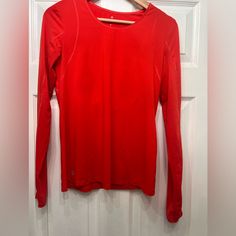 Athleta L Light Weight Layered Long Sleeve Top Orange-Red Thumb Holes Knit. New Without Tags . Size S Perfect For The Gym, Tennis, Golf , Hiking, Walking Red Stretch Sporty Tops, Red Long Sleeve Athleisure Top, Sporty Stretch Red Tops, Red Fitted Activewear For Light Sports, Fitted University Red Tops For Sports, Stretch Red Tops For Sports, Red Long Sleeve Activewear For Sports, Red Long Sleeve Sports Activewear, University Red Long Sleeve Sporty Tops