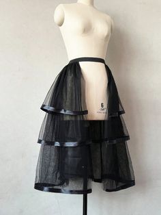 Negro Gótico Collar  Poliéster   Embellished Elástico Alto Styling A Black Tulle Skirt, Long Black Formal Skirt, Flower Tulle Skirt, Tulle Overskirt Diy, Black Parade Costume, Diy Tulle Skirt No Sew, Long Goth Skirt, Diy Hoop Skirt, Mesh Skirt Pattern