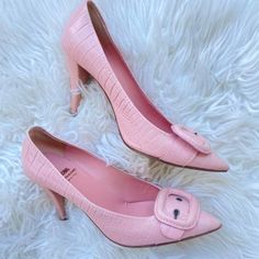 Authentic Pink Moschino Buckle Heels -Size 36 - Authentic Moschino Shoes! So Rare And Sooo Beautiful - Great Condition, Would Rate 8/10 Due To Wear From Over The Years - Originally Around 900 Dollars. Message Me W Any Questions Moschino Shoes, Buckle Heels, Buckled Heels, Moschino, Over The Years, Shoes Women Heels, Kitten Heels, Shoes Heels, Buckle