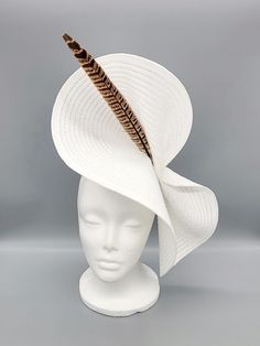 White Derby Hat, Fascinator Hats Diy, White Fascinator, Wedding Tea Party, Horse Races, Royal Ascot Hats, Derby Hats Fascinators, Pheasant Feather, Handmade Hats