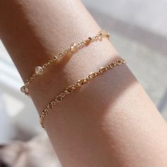 * DETAILS* This dainty bracelet is a perfect gift to the one you love or to yourself. A nice every day bracelet.  - Honey Citrine Faceted Rondelle Beads 3-4mm  - 14K Gold Plated Chain  - 14k Gold Filled Spring Ring Clasp - 14k Gold Filled Link Rings  - Bracelet has a 1" Extension  👉🏻You may also like 24K Gold Filled Twisted Link Chain Bracelet. https://www.etsy.com/JinnysJewelryBySeJin/listing/1072517040/24k-gold-filled-twisted-link-chain?utm_source=Copy&utm_medium=ListingManager&utm_campaign=Share&utm_term=so.lmsm&share_time=1642219501818 👉🏻For more birthstone bracelets, see https://www.etsy.com/shop/JinnysJewelryBySeJin You may also like  🌟Sapphire Bracelet.  https://www.etsy.com/JinnysJewelryBySeJin/listing/871033001/sapphire-14k-gold-filled-dainty-bracelet?utm_source=Copy&utm_medi Carnelian Bracelet, Emerald Bracelet, Birthday Gift For Women, Emerald Bead, Birthstone Bracelet, Dainty Bracelet, Linking Rings, Sapphire Bracelet, Birthstone Bracelets