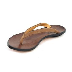 Women's Cydwoq Sandal *Slight color variations possible--call for leather-related inquiries. Classic Brown T-strap Sandals For Summer, Classic Leather Flip Flops For Beach, Classic Leather Flip Flops For The Beach, Leather Beach Sandals With Leather Sole, Leather Sandals With Leather Sole For Beach, Classic Beach Sandals With Single Toe Strap, Classic T-strap Sandals With Toe Loop For Beach, Classic Brown Leather Slingback Sandals, Elegant Leather Flip Flops With Branded Insole