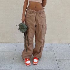 Very Oversized W28-33 Fits Like Medium Or Large From Jean Vintage Vintage Pants But I Personally Never Wore! Woman Cargo Pants, Cargo Pants Streetwear, 2000s Outfit, Khaki Cargo Pants, Pants Streetwear, Woman Jeans, Women Cargo Pants, Aesthetic Streetwear, 2000s Aesthetic