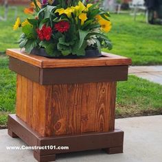 2x4 planter box plans. PDF includes cutting list, shopping list, drawings and measurements. Measurements are in imperial/ feet and inches. 2x4 Planter, Wooden Box Plans, Wooden Flower Boxes, Wood Projects For Beginners