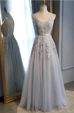 Sleeveless Tulle Dress With Sweep Train, Sleeveless Lace Ball Gown For Evening, Sleeveless Gown For Wedding And Prom Season, Sleeveless Lace Prom Ball Gown, Sleeveless Tulle Evening Dress For Wedding, Sleeveless Lace Ball Gown For Prom, Sleeveless Tulle Evening Dress With Sweep Train, Sleeveless Bridesmaid Dress For Wedding, Floor-length Lace Back Gown For Prom