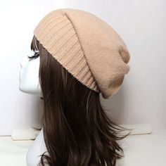 Hats With Short Hair, Fall Hats For Women, Slouchy Beanie Hats, Winter Headwear, Beanie Outfit, Trendy Outfits Indian, Hat Aesthetic, Outfits Indian, Cute Beanies