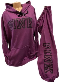 Sweats Set, Cute Graphics, Pink Outfits Victoria Secret, Victoria Secret Pink Logo, Hoodie Full Zip, Pink Clothing, Hoodie Pants, Dream Outfits, Pink Pullover