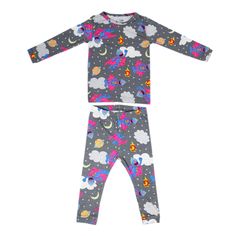 Make bedtime routine a breeze!  From toddlers to big kids, your little ones will love putting on these cozy pajamas. Made of the same fabric as our swaddles, this two-piece set is soft, breathable, and tag-free for ultimate comfort. Available in unique, trend-setting patterns for standout sleep. PREMIUM KNIT FABRIC - O Playful Multicolor Sleepwear For Loungewear, Super Soft Long Sleeve Sleepwear For Bedtime, Super Soft Long Sleeve Sleepwear, Multicolor Cartoon Print Loungewear Sets, Playful Long Sleeve Sleep Sets, Playful Multicolor Long Sleeve Sleepwear, Playful Printed Sleep Sets, Multicolor Cartoon Print Sleepwear With Long Sleeves, Multicolor Cartoon Print Bedtime Sets