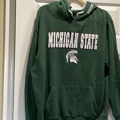 New Without Tags Michigan State Spartans Hoodie Embroidered Size Xl Casual Team Logo Hoodie, Long Sleeve Cotton Hoodie With Team Logo, University Logo Cotton Sweatshirt Fan Gear, University Logo Cotton Sweatshirt For Fan Gear, University Logo Cotton Sweatshirt For Fans, College Sports Fan Long Sleeve Hoodie, Casual Sweatshirt With Embroidered Logo For Fans, Sports University Logo Cotton Sweatshirt, University Logo Long Sleeve Sweatshirt For Sports