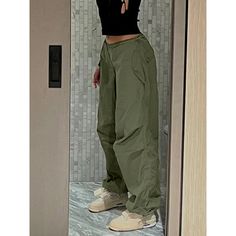 Add comfort to your lifestyle with these Casual Baggy Wide Leg Sweatpants. These pants are non-stretchable and durable as well. These are loosely designed to provide you comfort and relaxation for the whole day. The solid pattern of these pants makes them more alluring and demanding as well. These are made up of premium cotton fabric and are available in many different color options. Specification: Age: 18-24 Waist Type: Low Decoration: Pockets Elasticity: Non-Stretch Fabric Type: Woven Pattern Green Parachute Pants, Streetwear Cargo Pants, Sweatpants Streetwear, Tech Pants, Casual Cargo Pants, Baggy Sweatpants, Khaki Cargo Pants, Shirt Dress Summer, Streetwear Mode