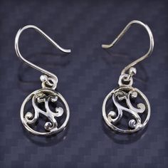 Vintage sterling silver 925 handmade earrings with swirly dangles, stamped 925 Savannah Ga, Sterling Silber, Handmade Earrings, Vintage Sterling Silver, Savannah, Silver 925, Jewelry Earrings Dangle, Dangle Earrings, Jewelry Earrings